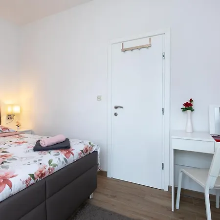 Apartman Oliva Krk Town Exterior photo